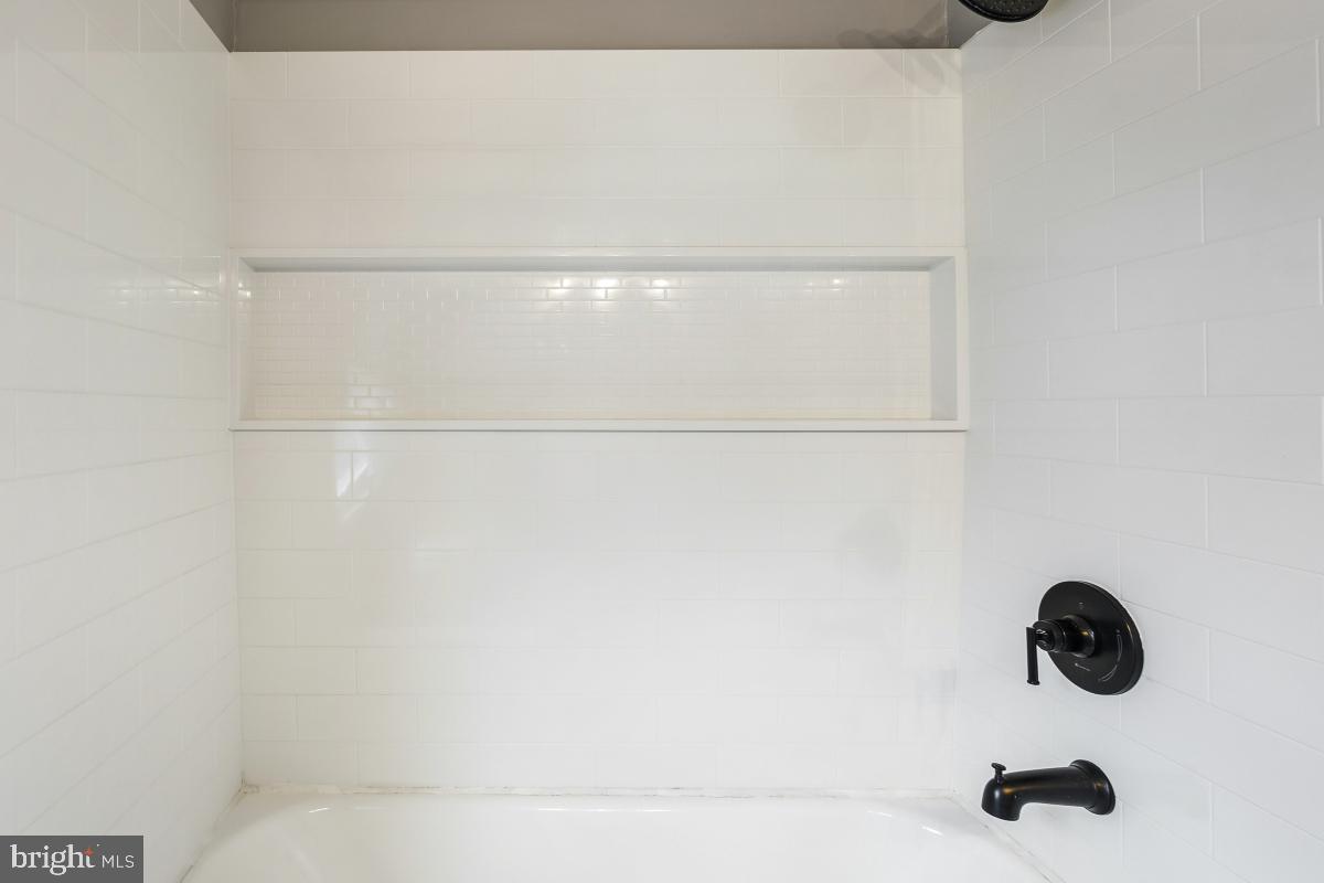 BELMONT - Residential Lease