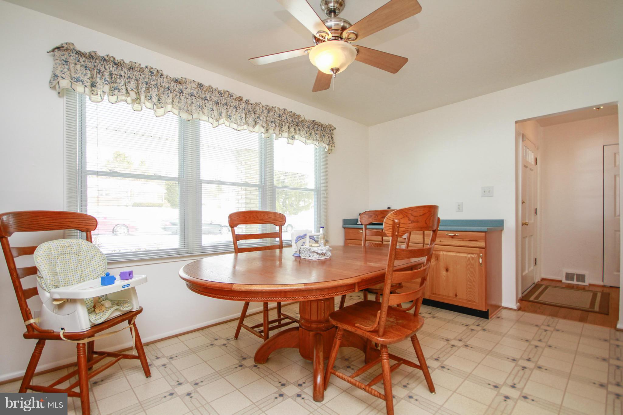 LAWNDALE ACRES - Residential