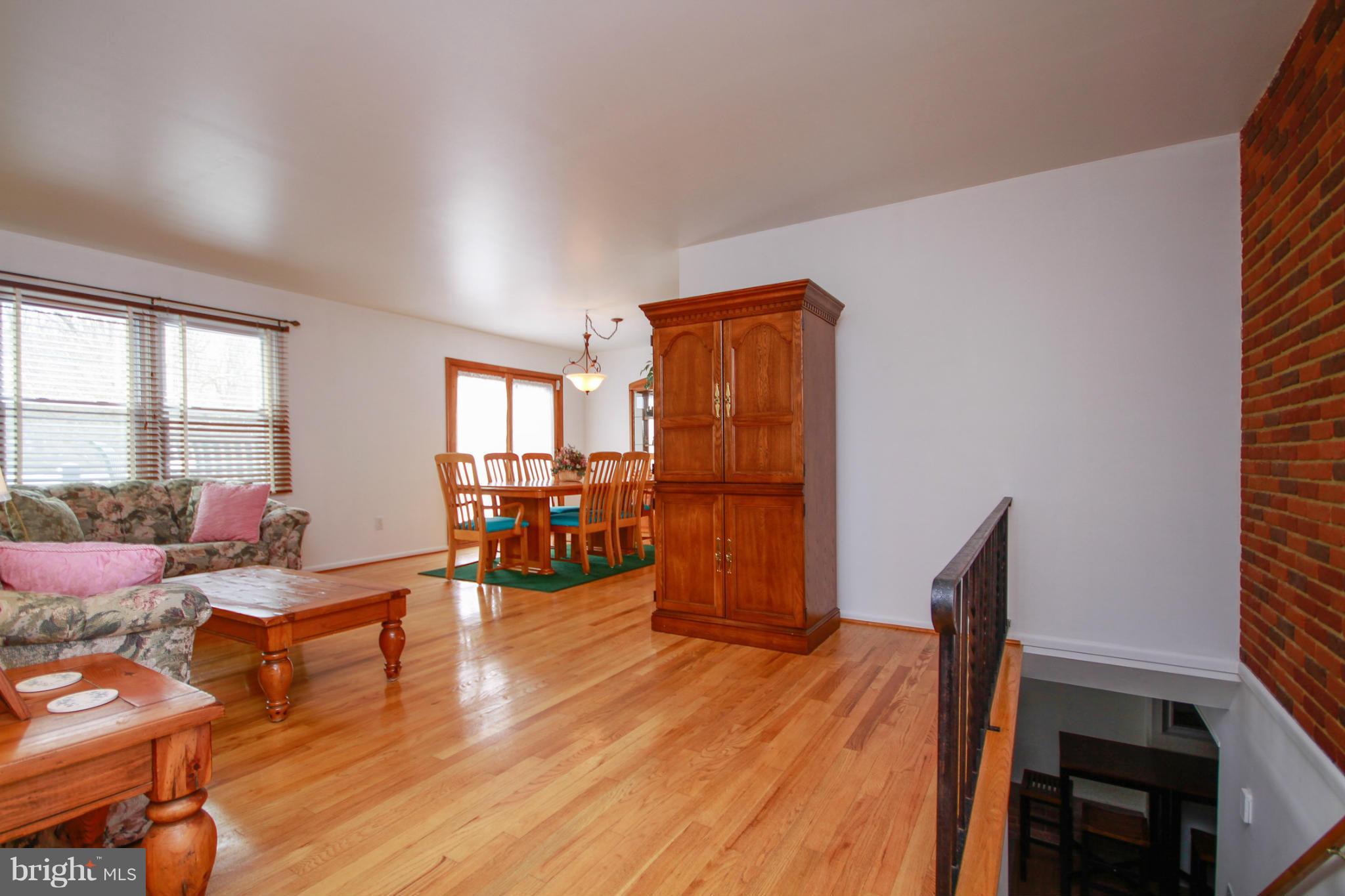 LAWNDALE ACRES - Residential