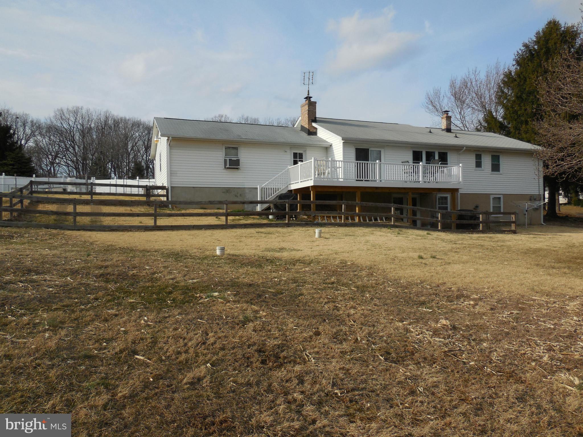 LAWNDALE ACRES - Residential