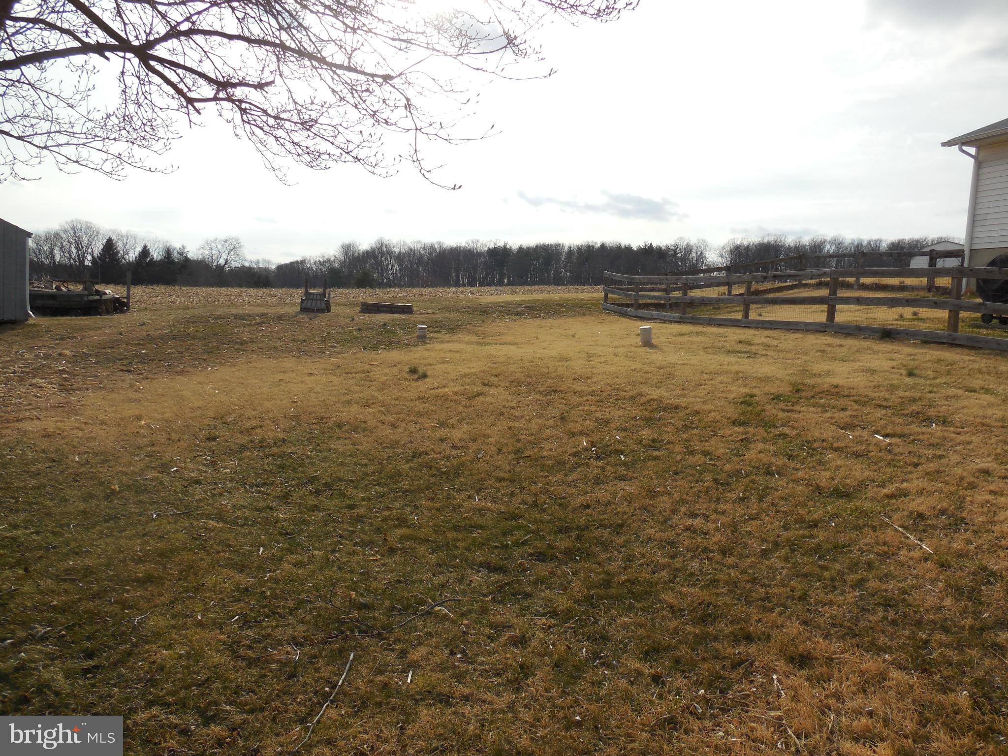 LAWNDALE ACRES - Residential