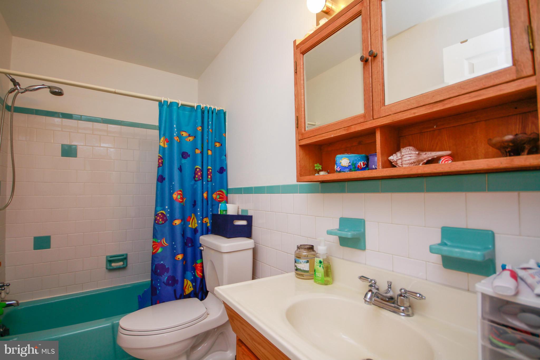 LAWNDALE ACRES - Residential