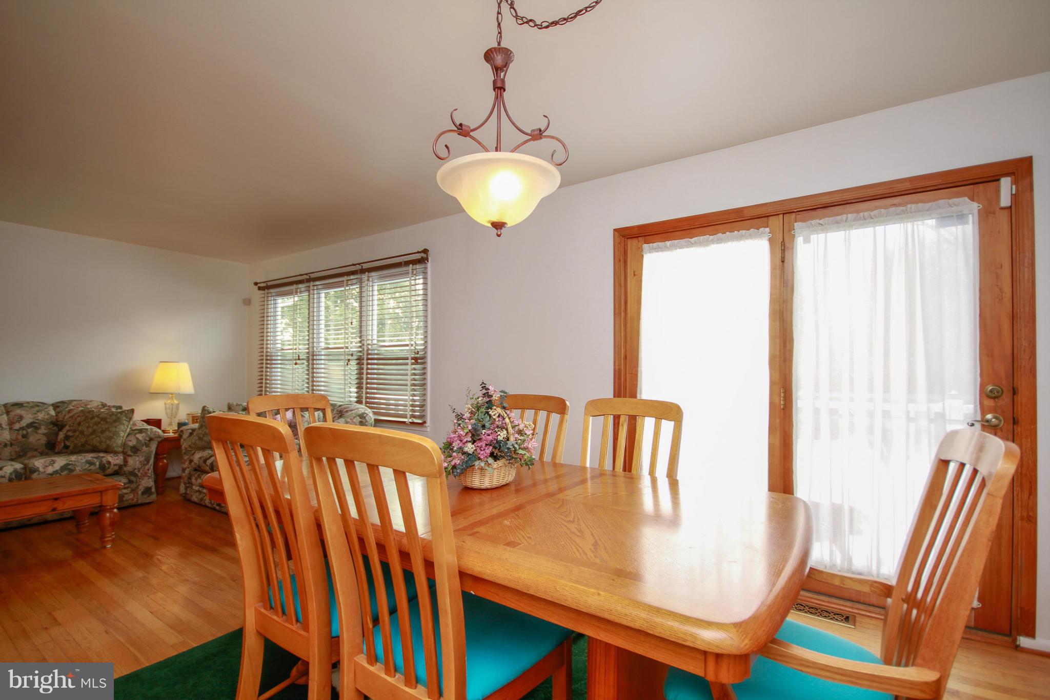 LAWNDALE ACRES - Residential