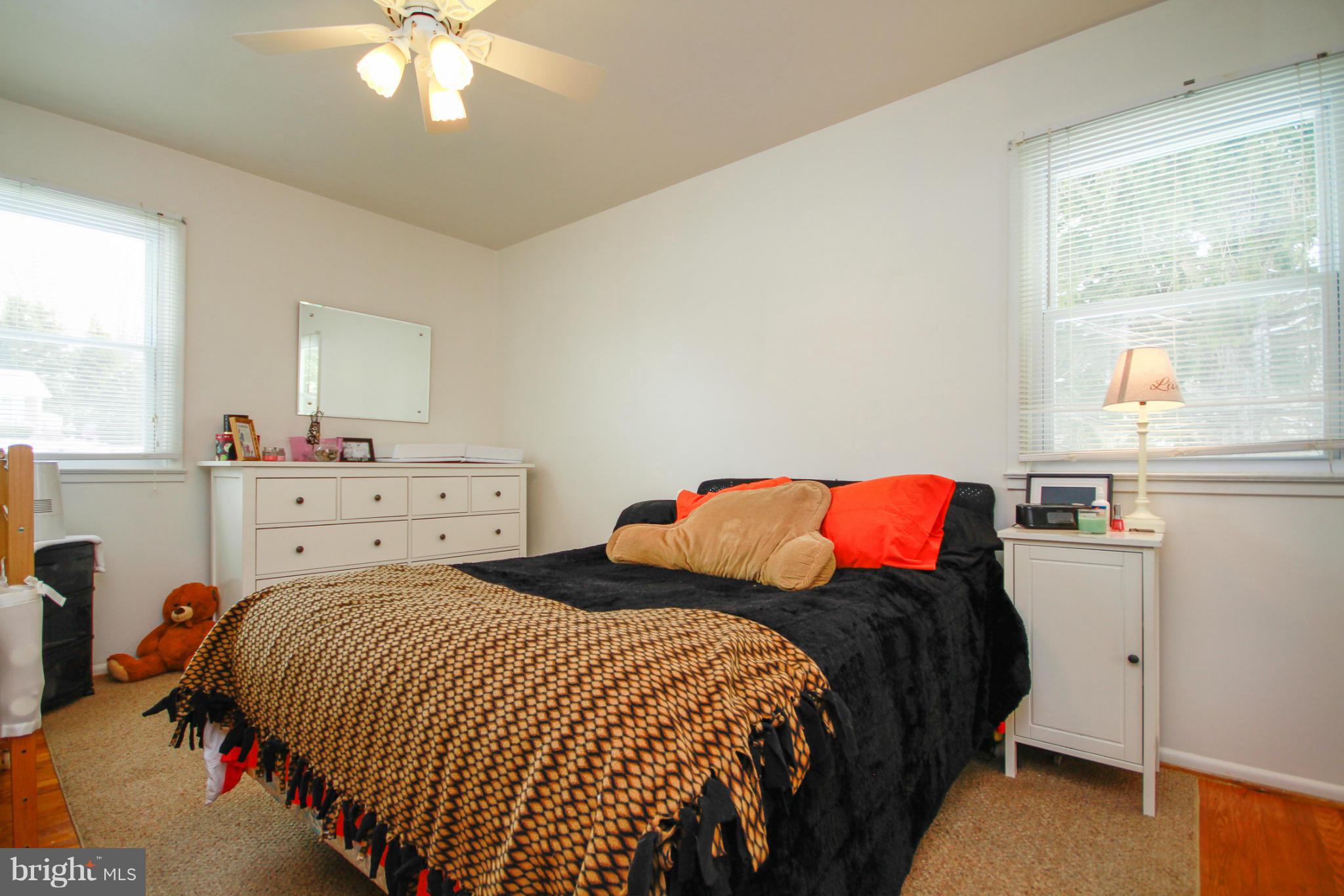 LAWNDALE ACRES - Residential