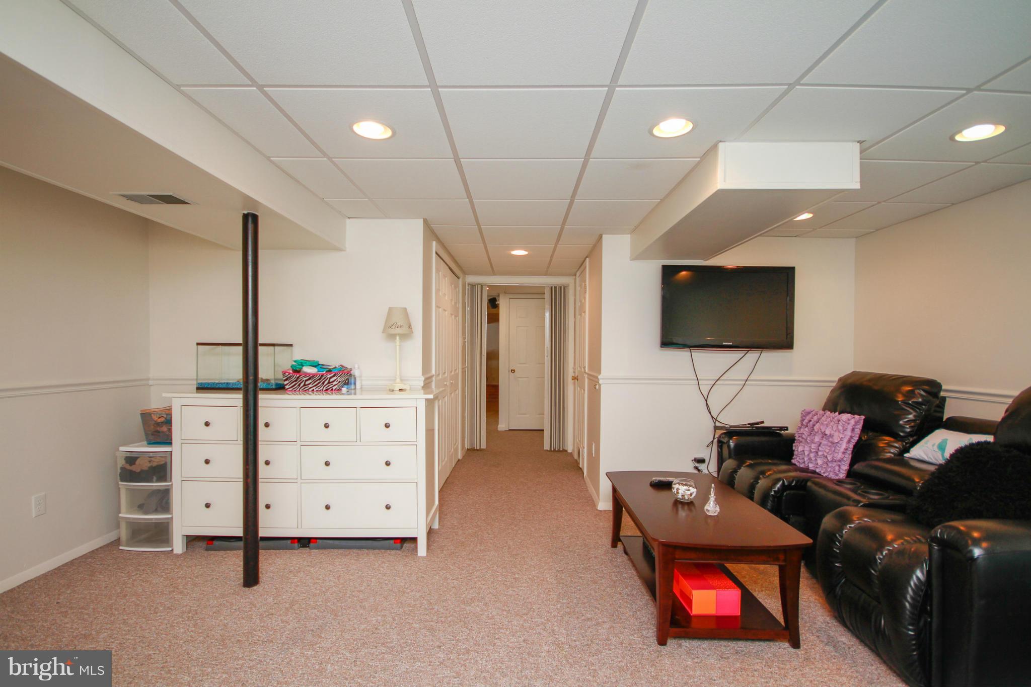 LAWNDALE ACRES - Residential