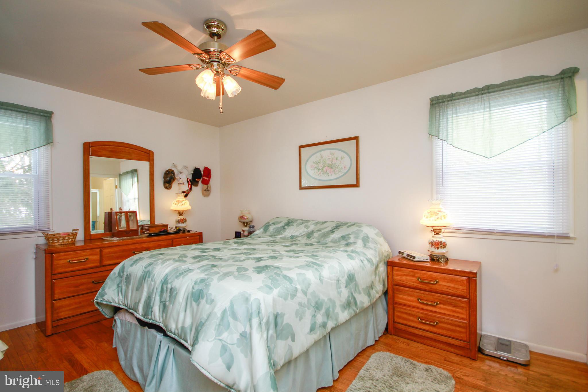 LAWNDALE ACRES - Residential