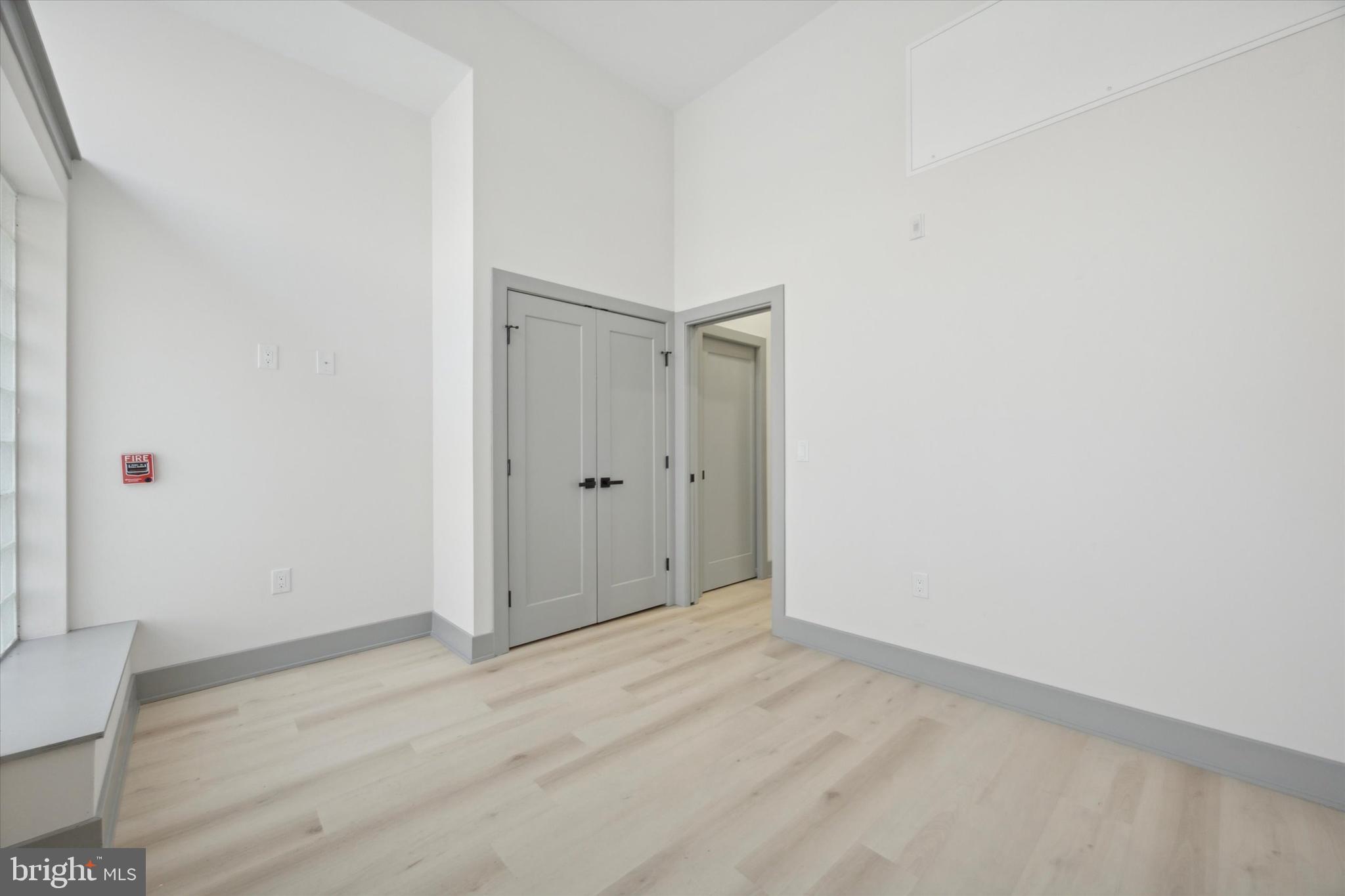 WASHINGTON SQ - Residential Lease