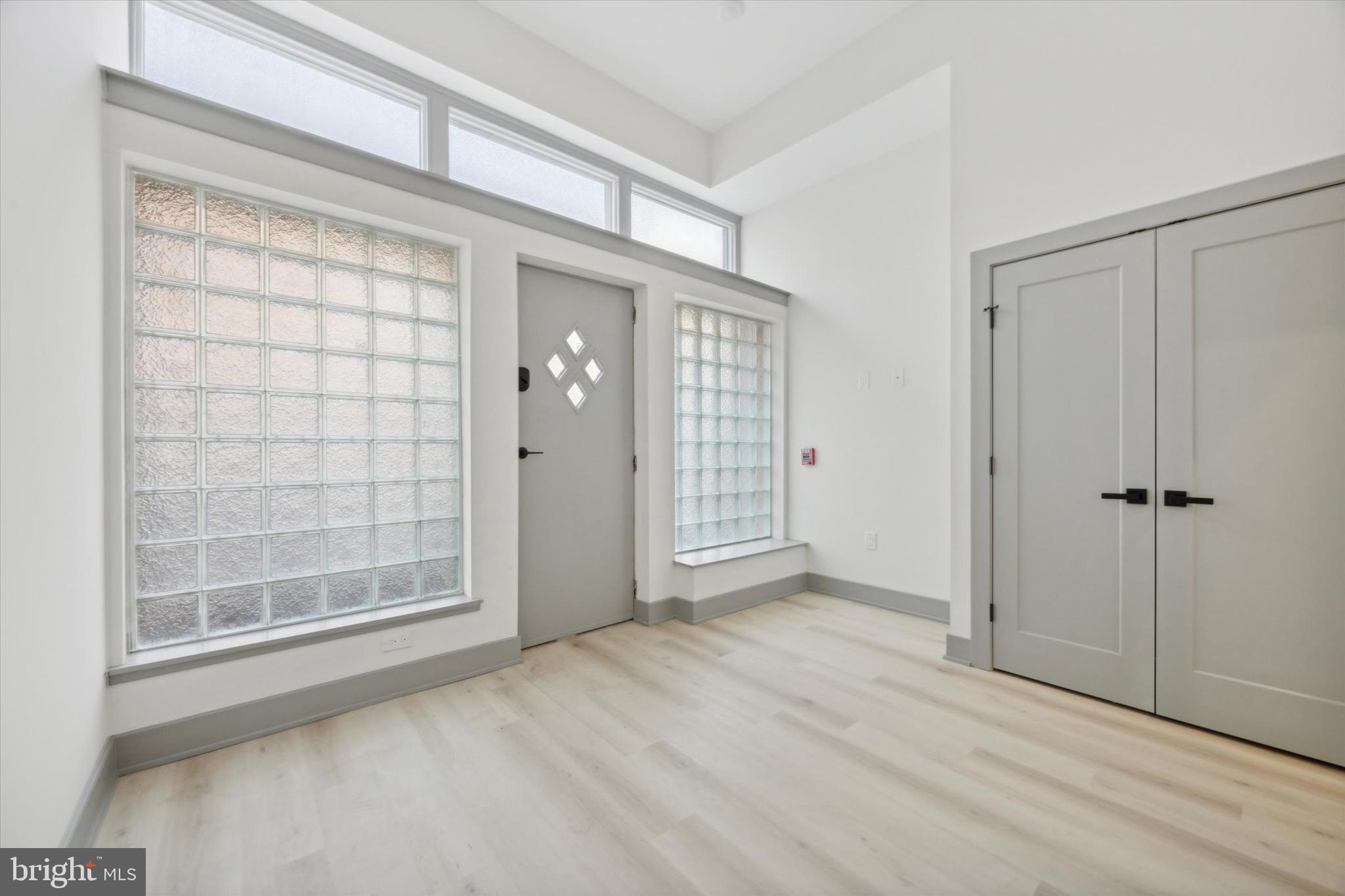 WASHINGTON SQ - Residential Lease