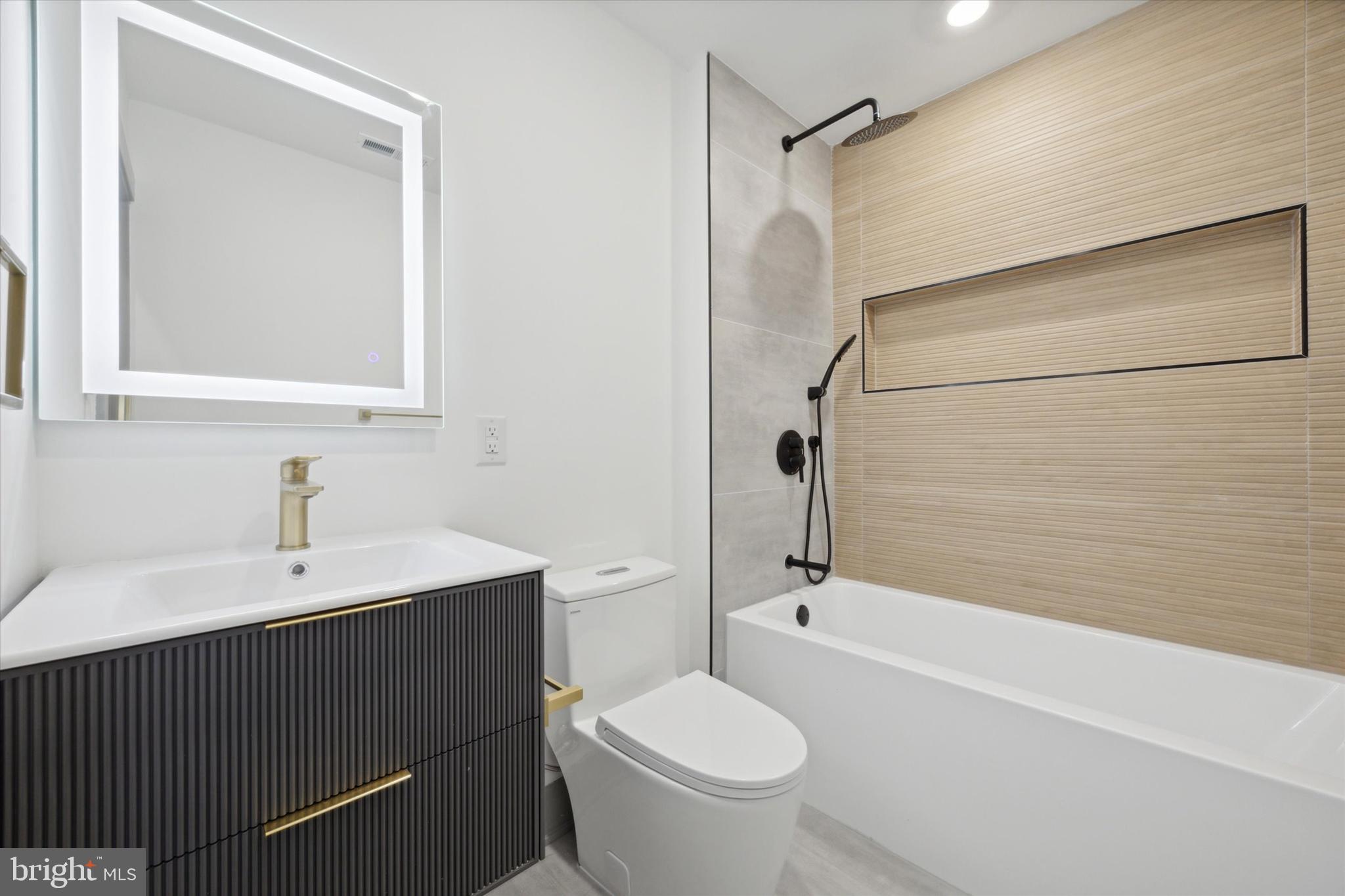 WASHINGTON SQ - Residential Lease