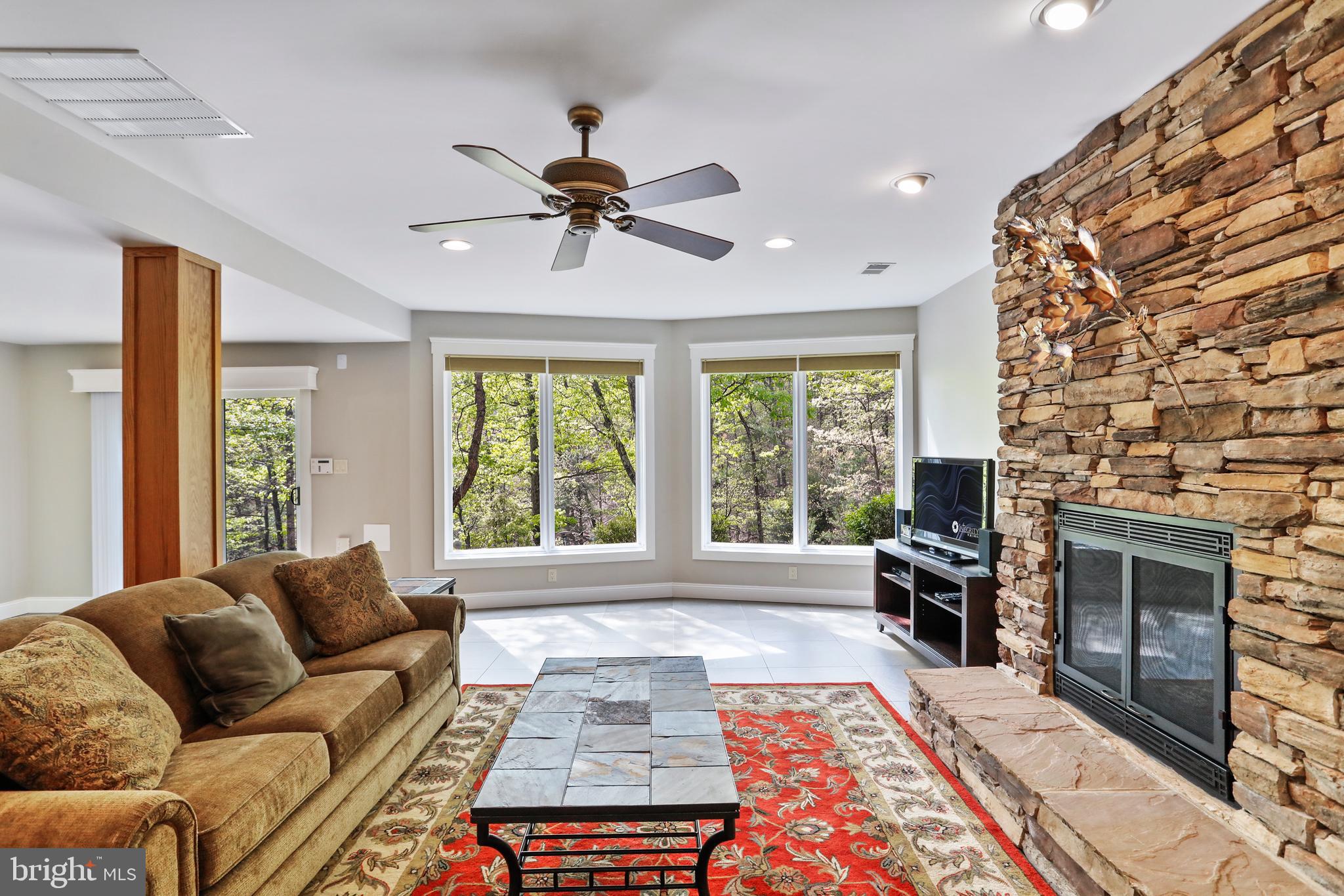 THE WOODS - Residential