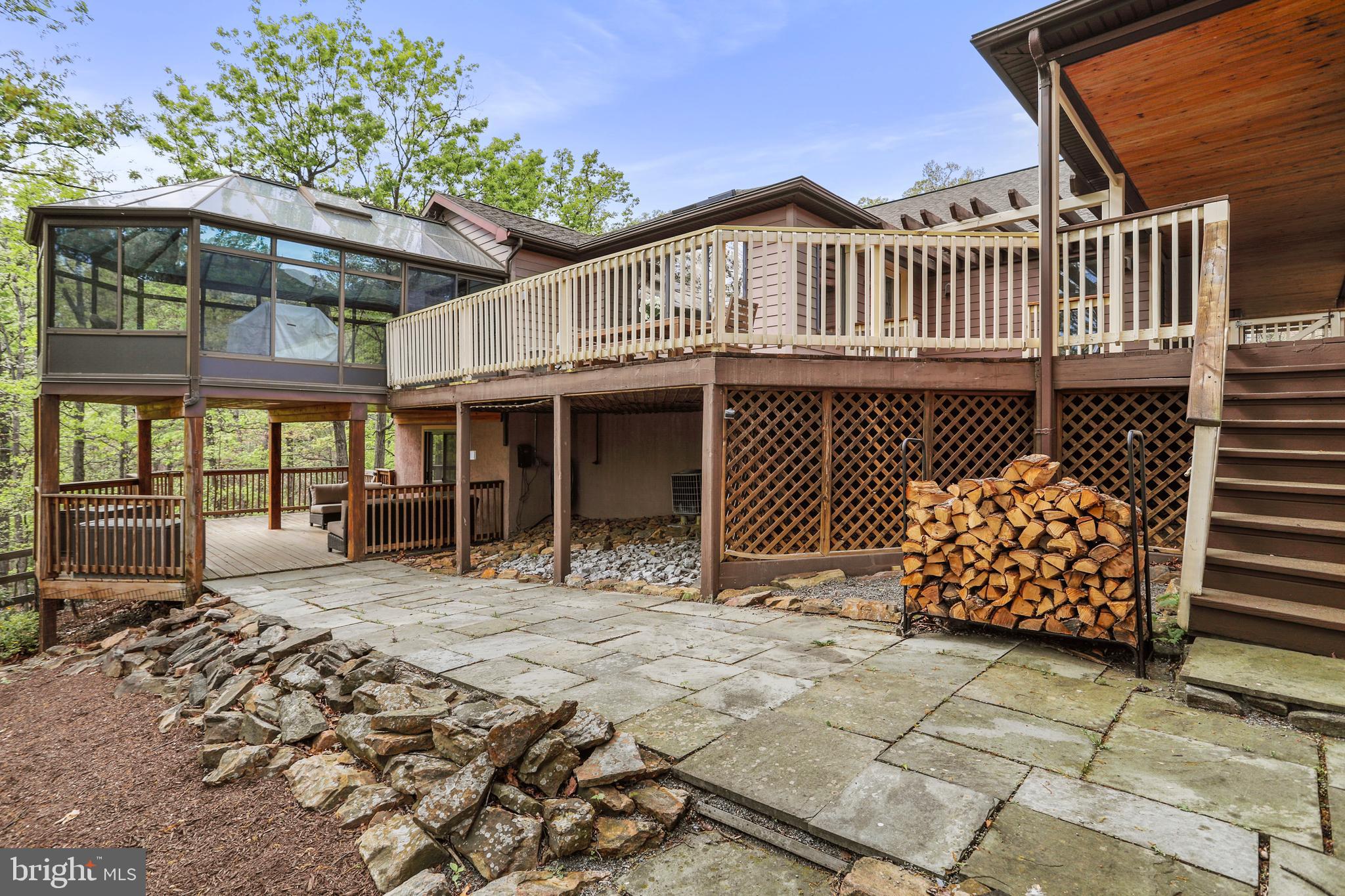 THE WOODS - Residential