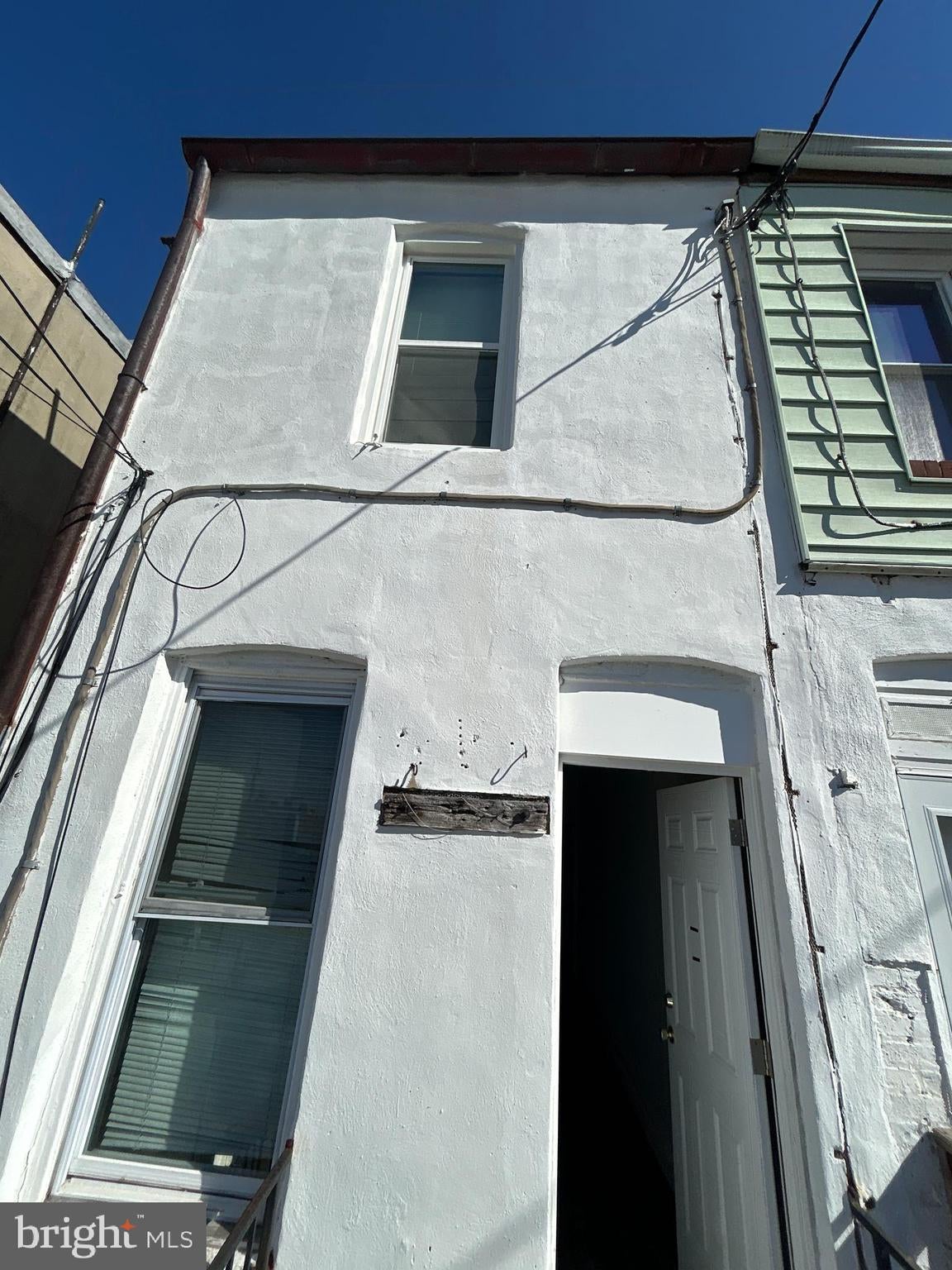 1427 E LAFAYETTE AVENUE