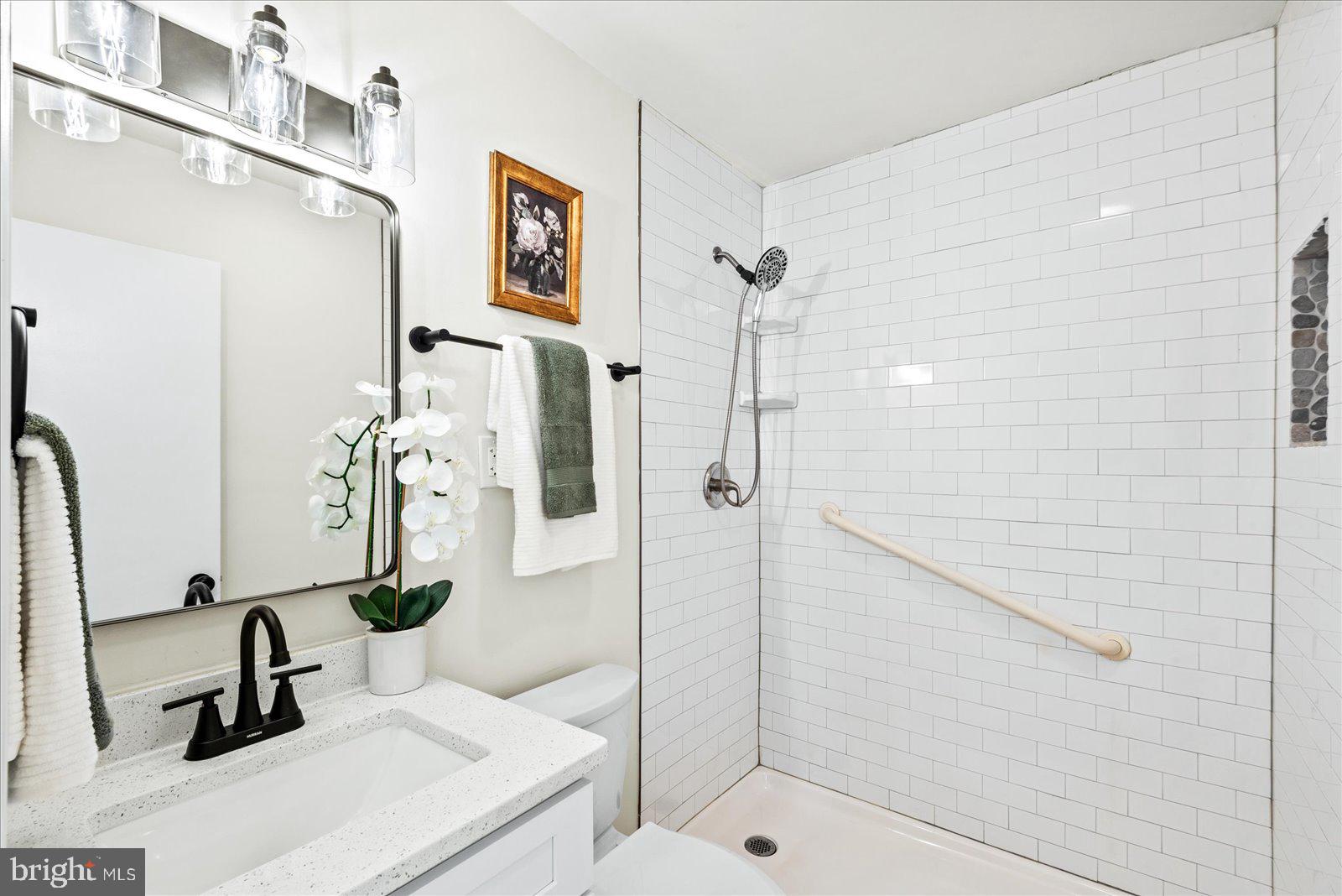 SHADY LANE - Residential