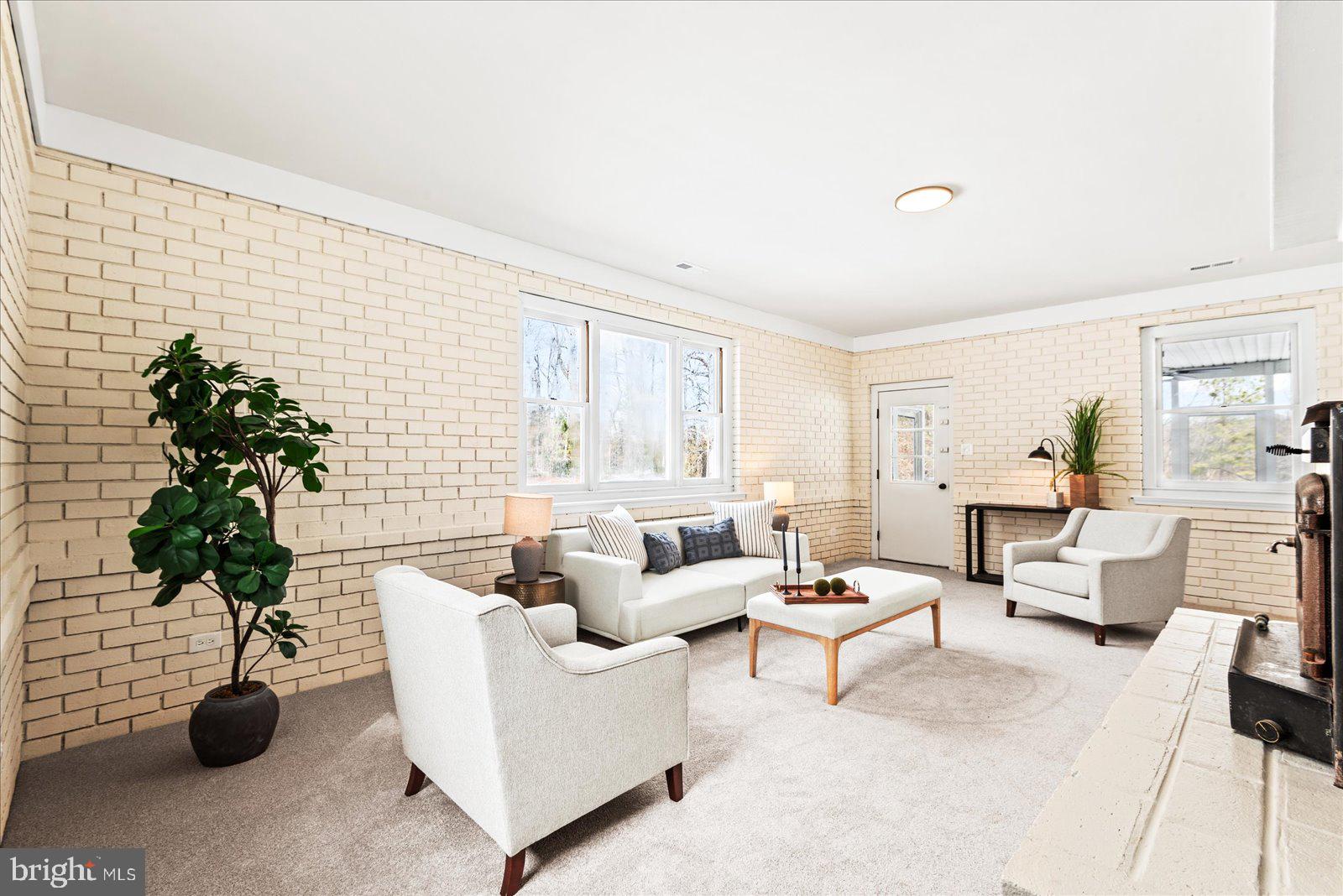 SHADY LANE - Residential