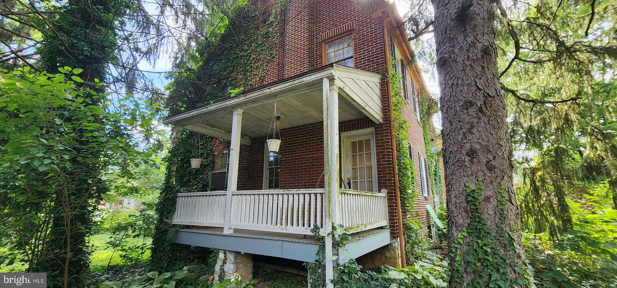 31 E IRVIN AVENUE