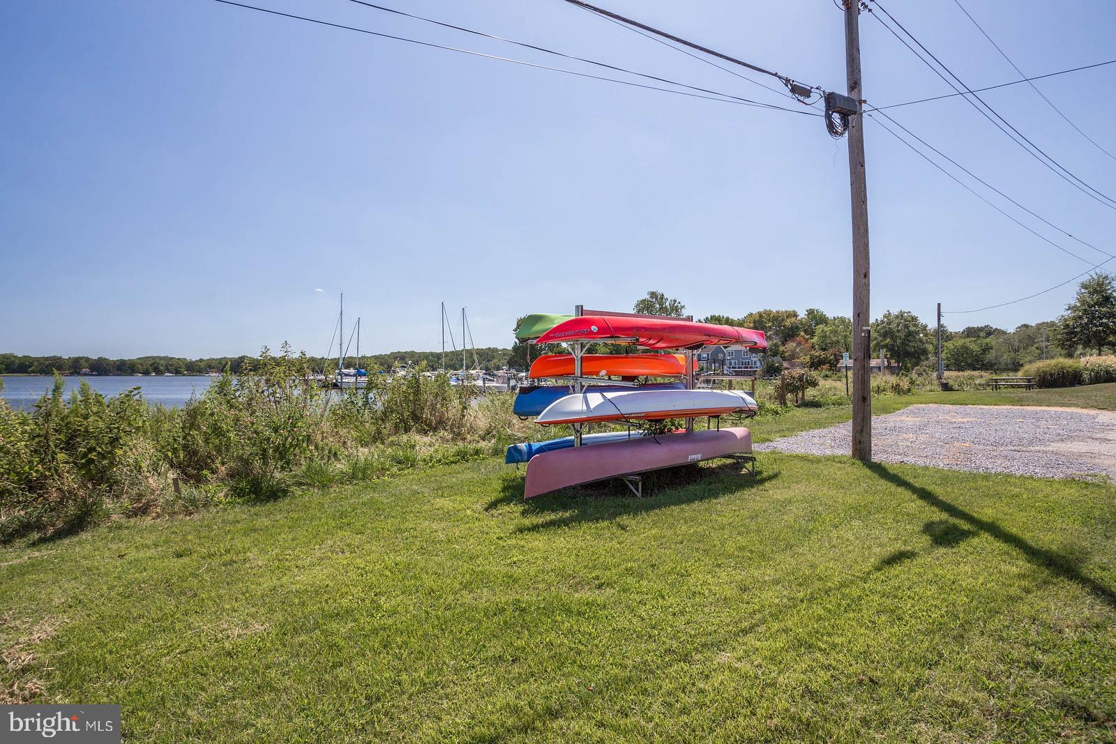 WOODLAND BEACH - Residential
