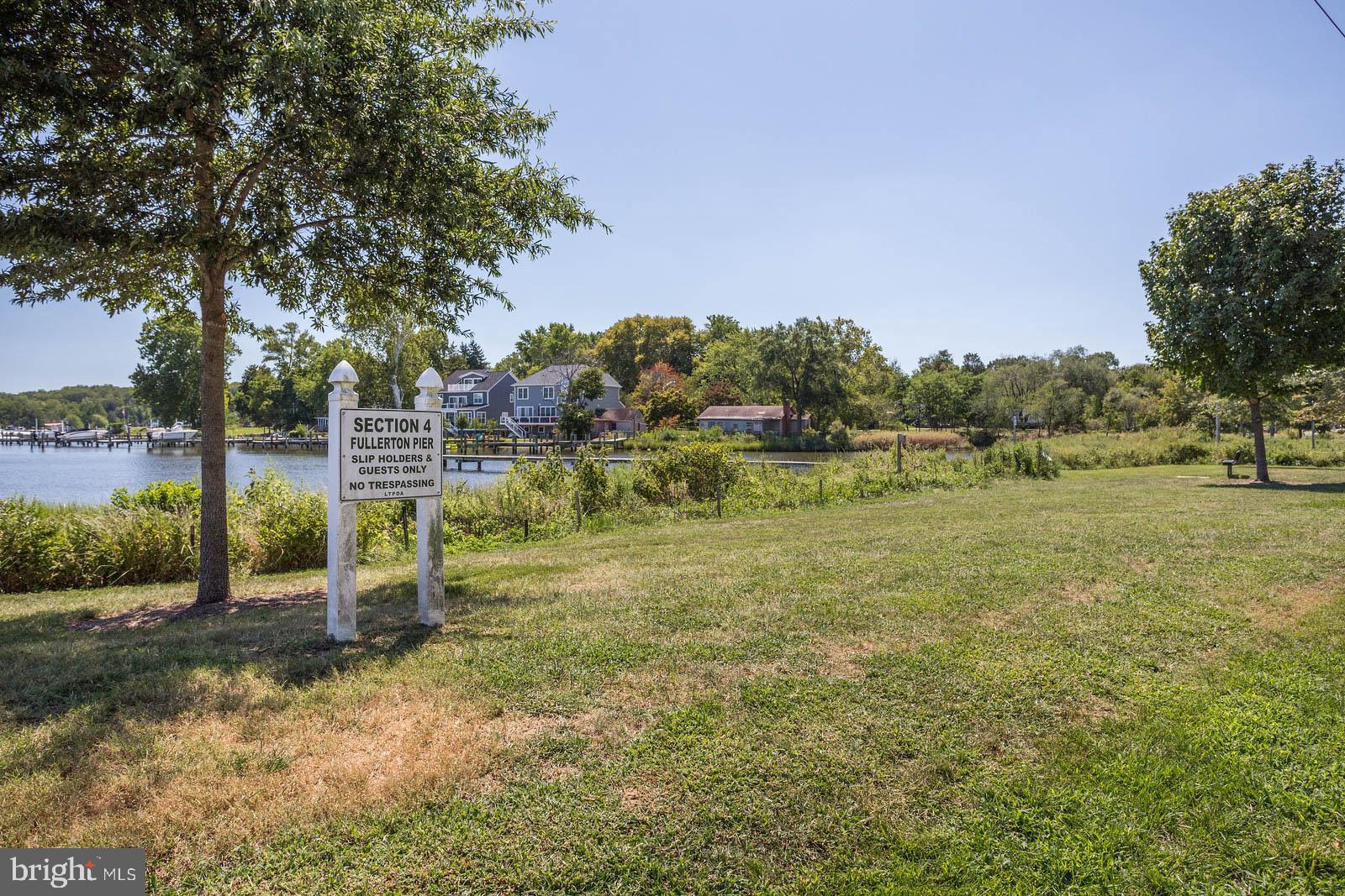 WOODLAND BEACH - Residential