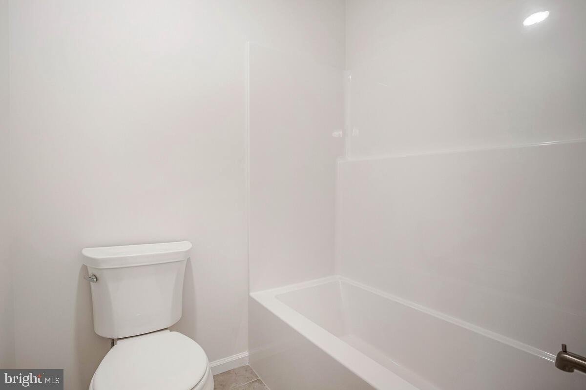 WOODLAND BEACH - Residential