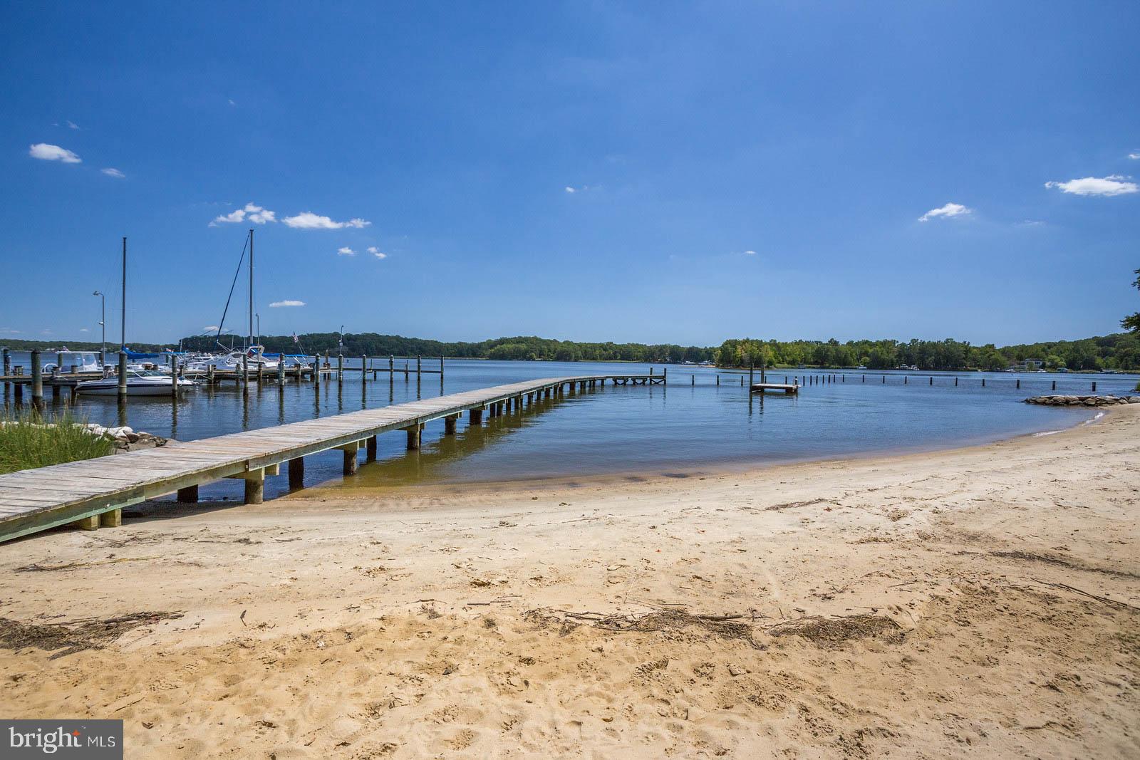 WOODLAND BEACH - Residential