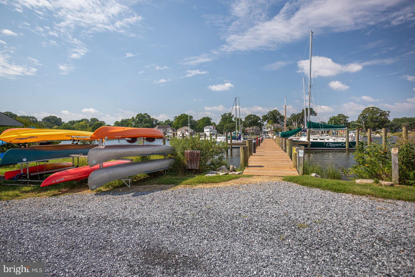 WOODLAND BEACH - Residential
