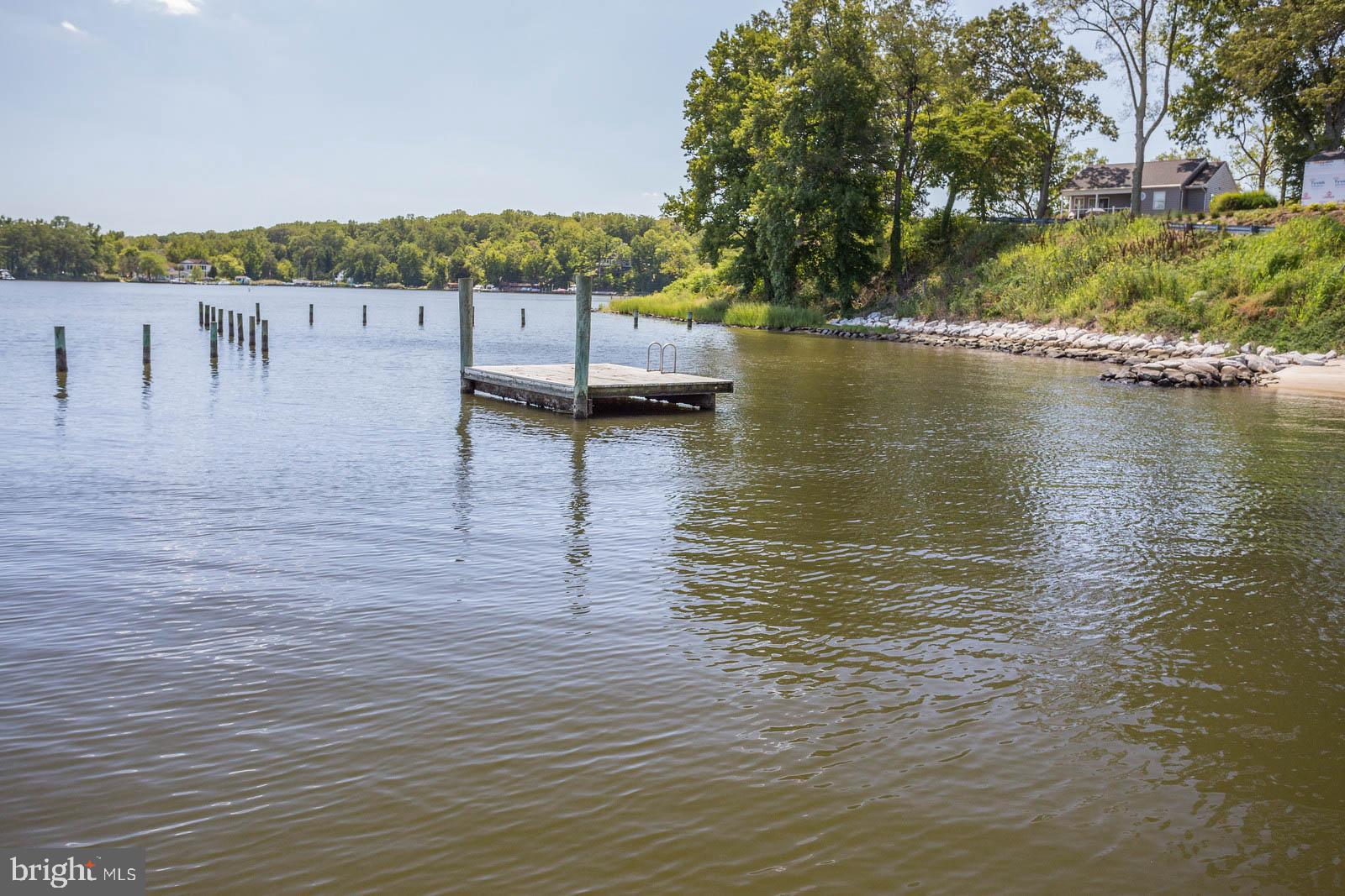 WOODLAND BEACH - Residential