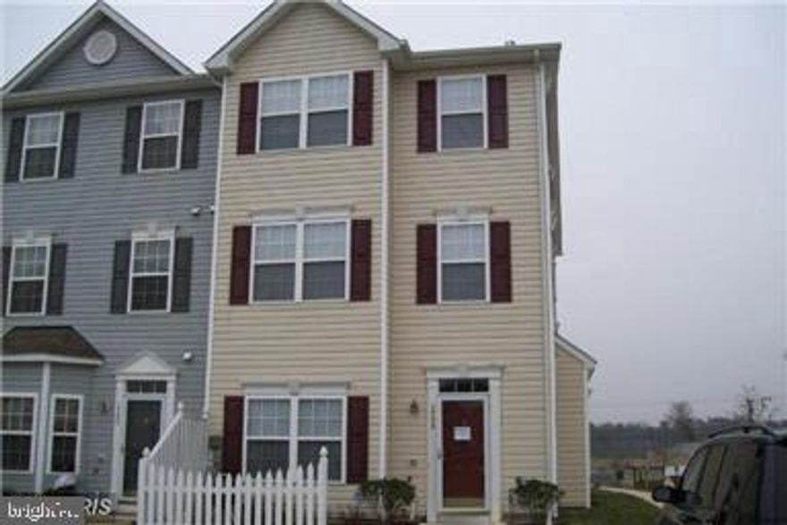 Min to Fort Meade, NSA. Beautiful, spacious, very well maintained Towne Home Condo will be ready for occupancy.    3 Bedrooms 2. 5 bath. Stainless appliance* newer carpet.  HVAC 2018.  Hot water 2020.  Master suite has walk-in-closet, gas fireplace, full bath with soaking tub and separate shower, double vanity and linen closet.