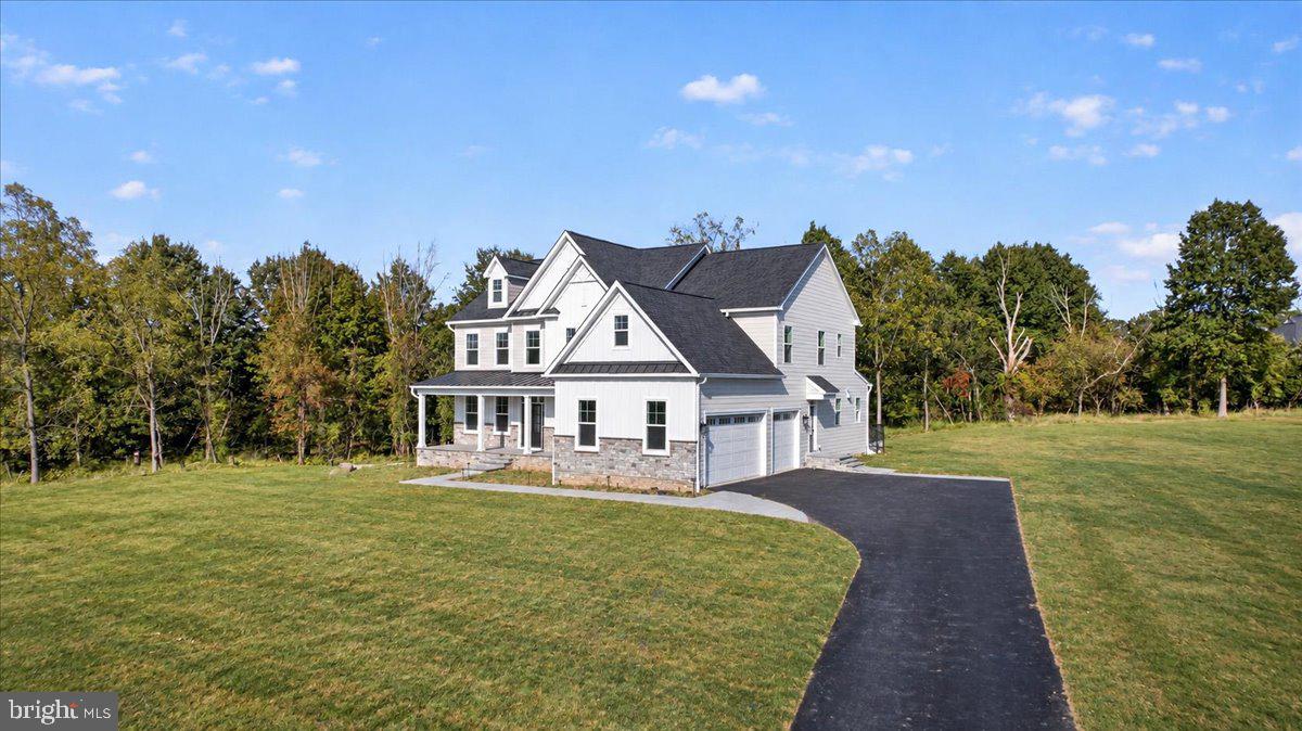 1120 WANDA LANE