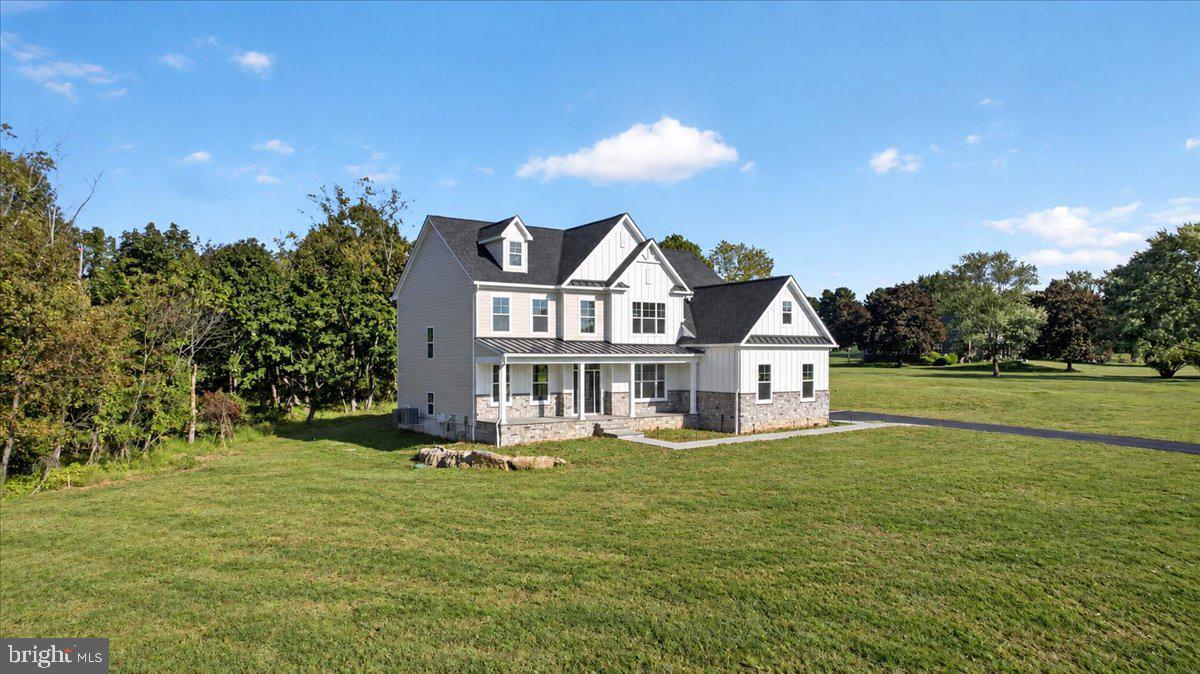 1120 WANDA LANE