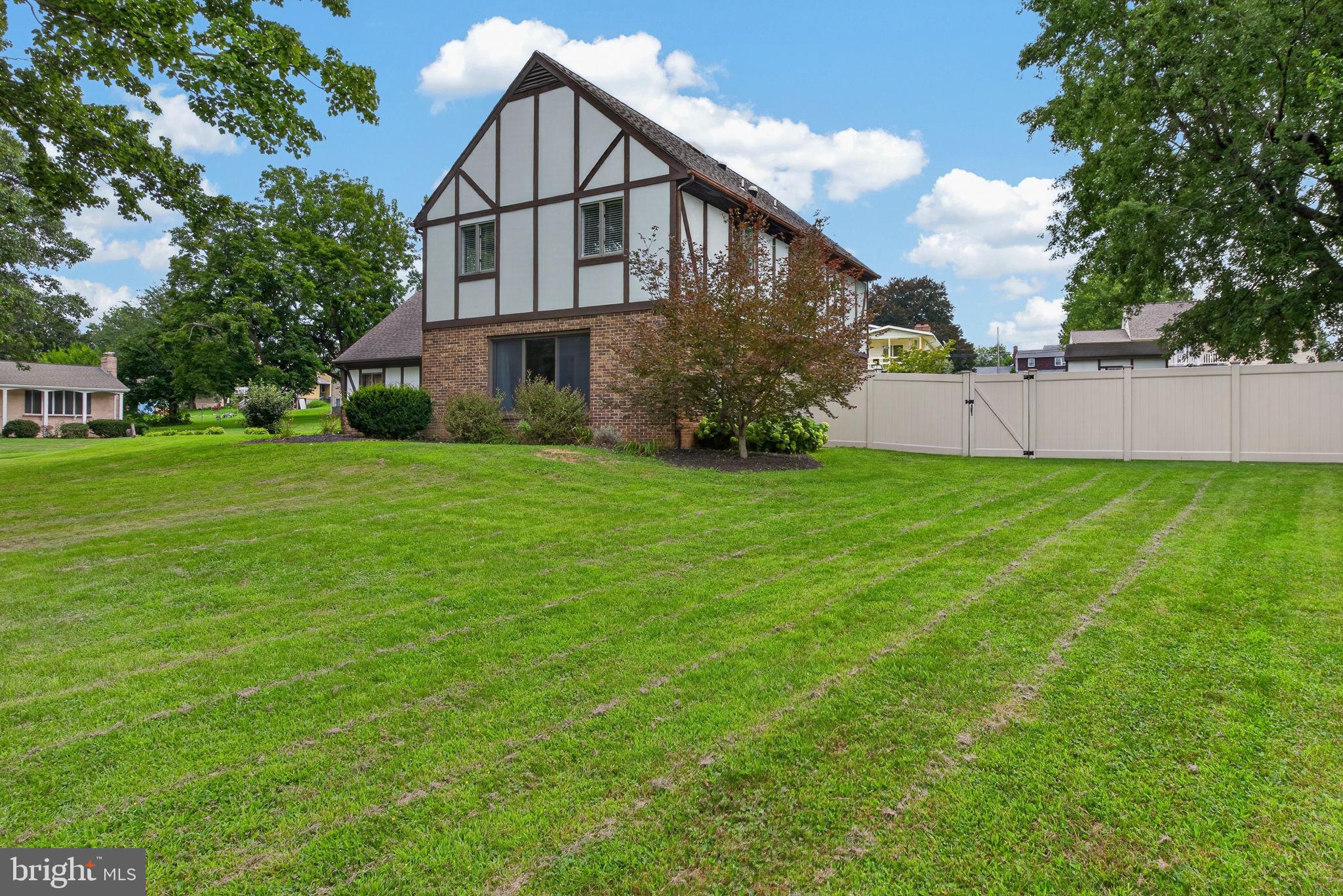 60 COUNTRY COURT