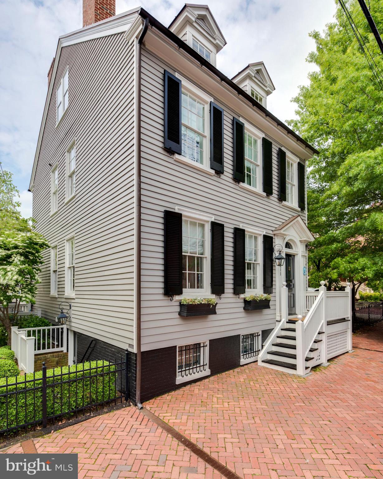 HISTORIC DISTRICT - Residential