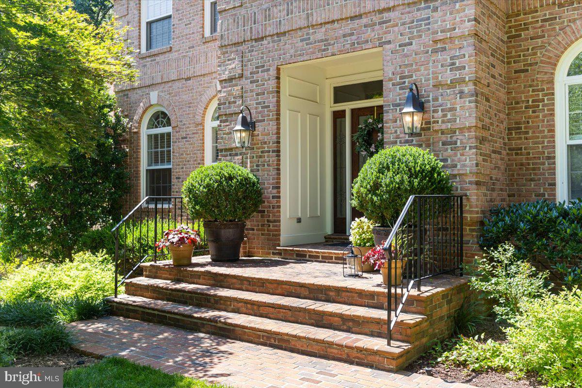 3285 WILLOW GLEN DRIVE