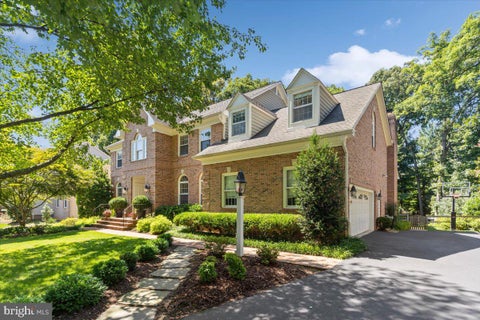 Photo of 3285 Willow Glen Drive, HERNDON, VA 20171 (MLS # VAFX2329548)
