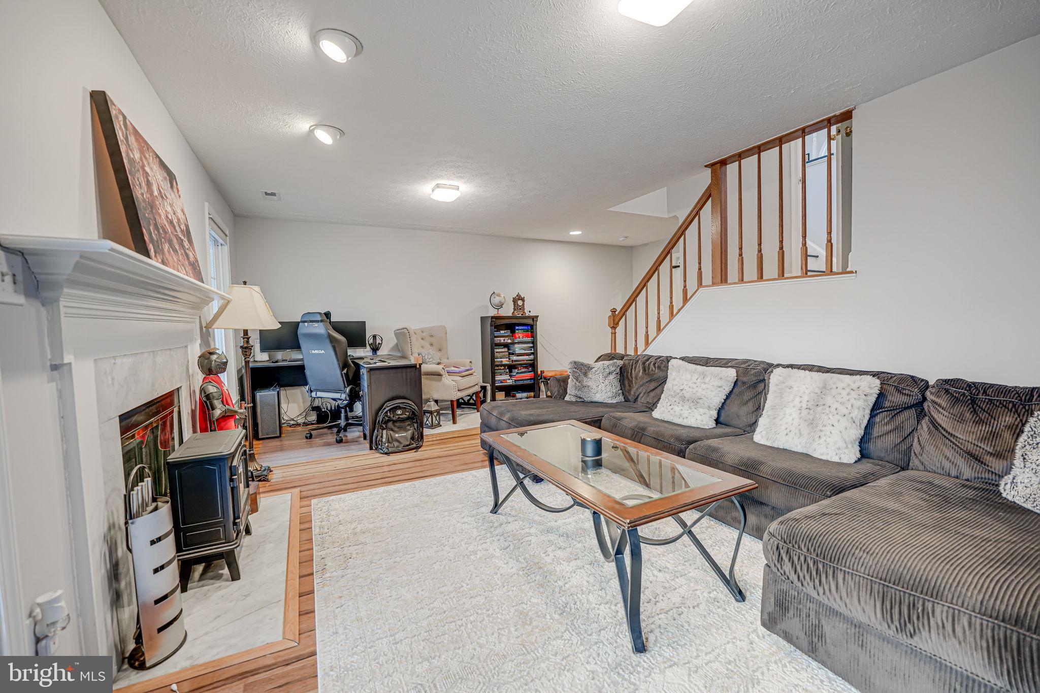 LIFESTYLE AT SULLY STATION - Residential