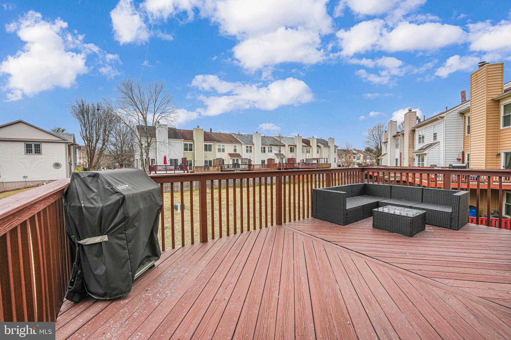 LIFESTYLE AT SULLY STATION - Residential