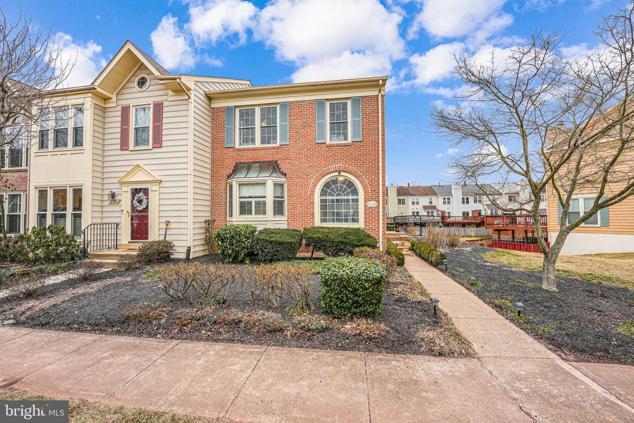 LIFESTYLE AT SULLY STATION - Residential