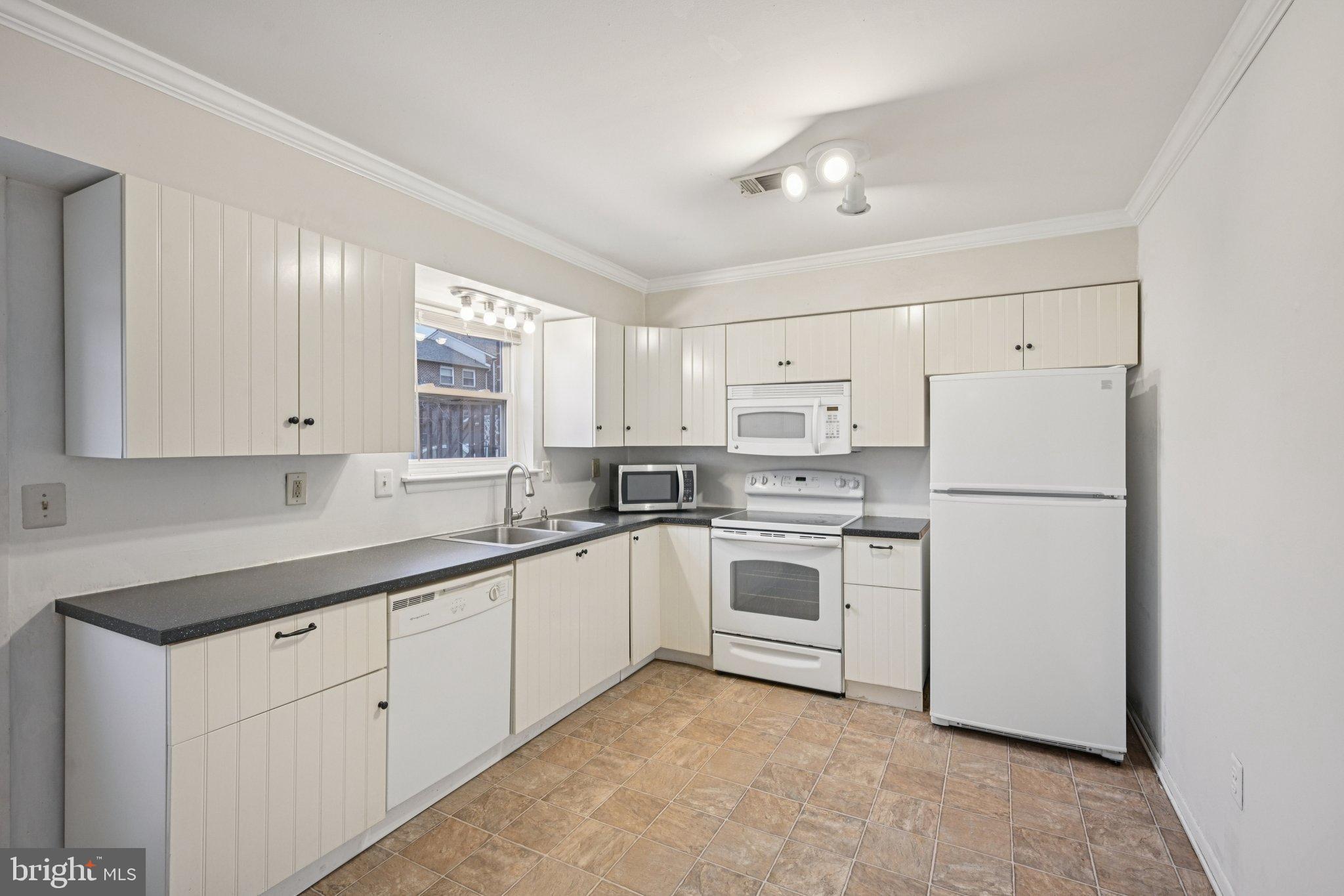 BRYN ERIN - Residential Lease