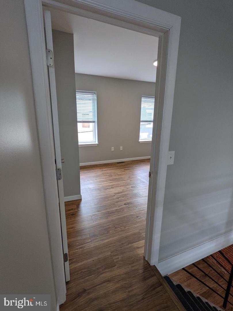 PORT RICHMOND - Residential Lease