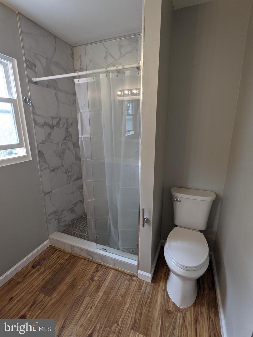 PORT RICHMOND - Residential Lease