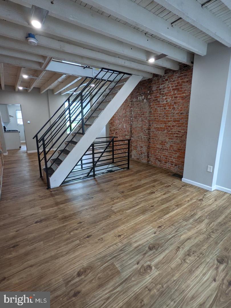 PORT RICHMOND - Residential Lease