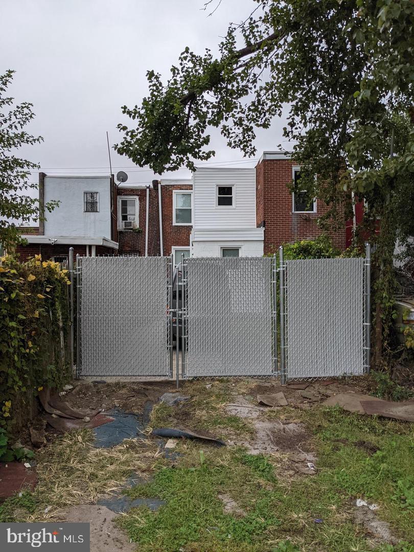 PORT RICHMOND - Residential Lease