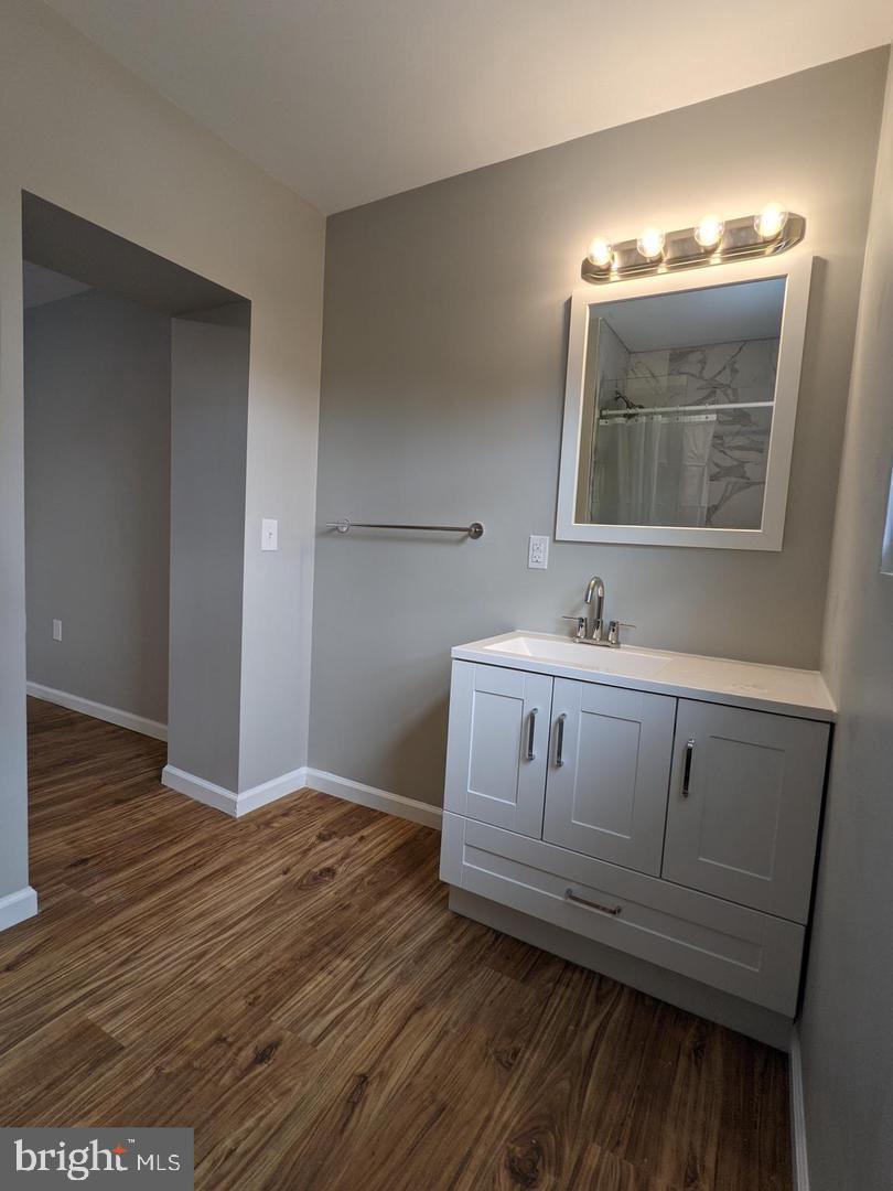 PORT RICHMOND - Residential Lease