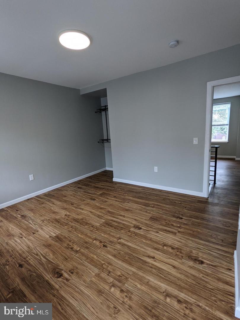 PORT RICHMOND - Residential Lease