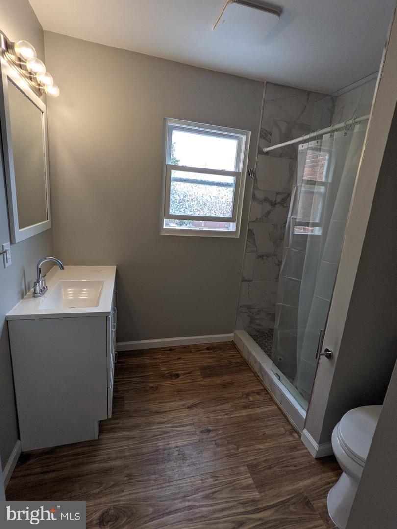 PORT RICHMOND - Residential Lease