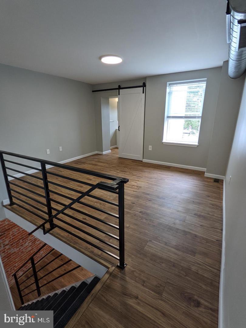 PORT RICHMOND - Residential Lease