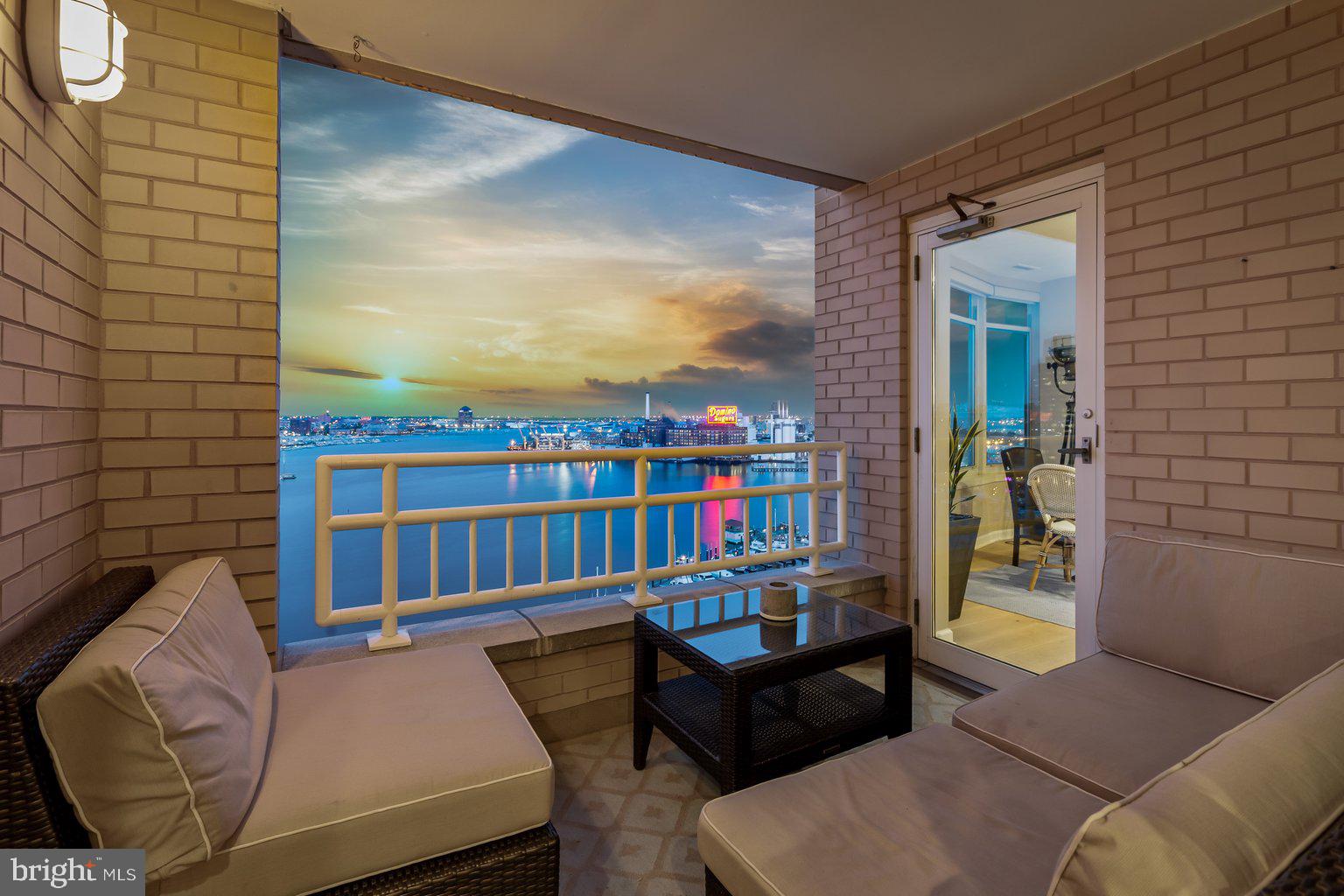 HARBORVIEW TOWERS - Residential