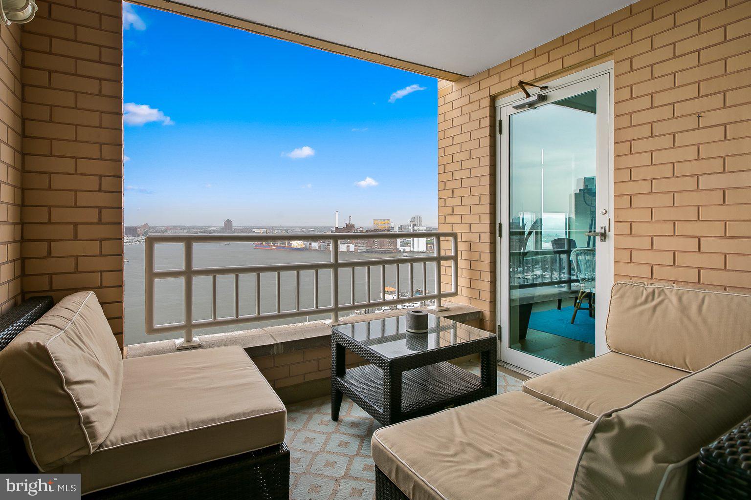 HARBORVIEW TOWERS - Residential