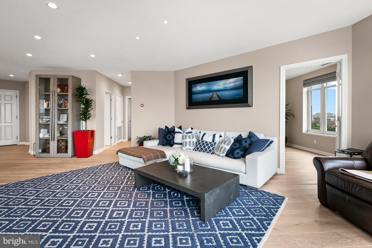 HARBORVIEW TOWERS - Residential