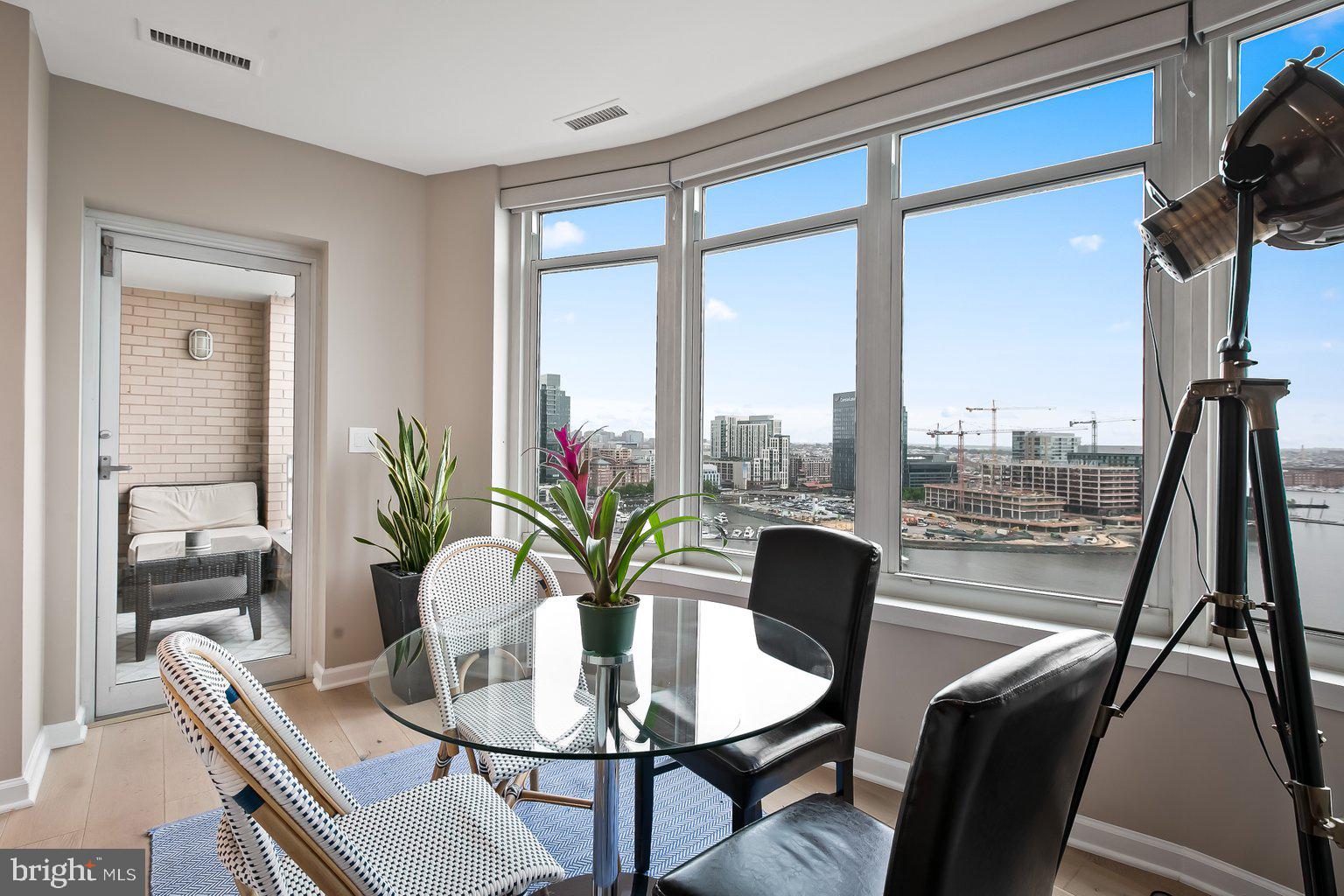 HARBORVIEW TOWERS - Residential