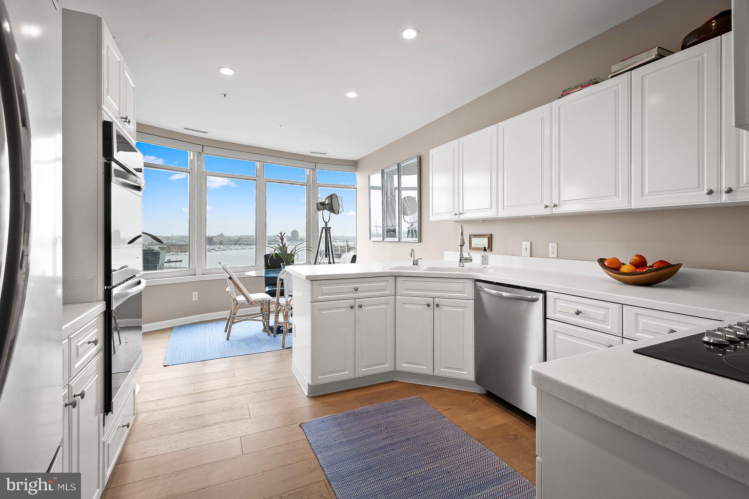 HARBORVIEW TOWERS - Residential