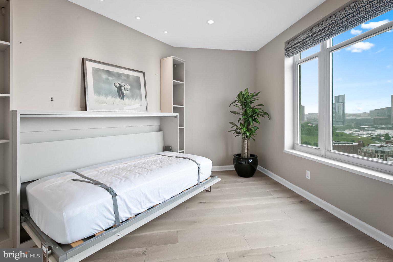 HARBORVIEW TOWERS - Residential